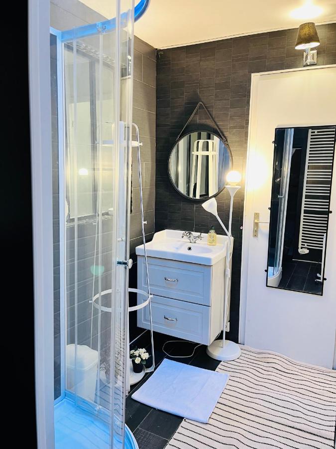 Private Rooms In A Tiny Home 4 Min Drive To Airport Cdg ,1 Private Bathroom Ideal For Families And Friends รัวซี-อ็อง-ฟรองซ์ ภายนอก รูปภาพ