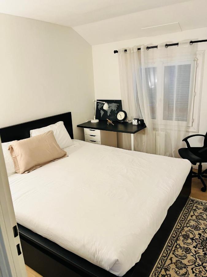 Private Rooms In A Tiny Home 4 Min Drive To Airport Cdg ,1 Private Bathroom Ideal For Families And Friends รัวซี-อ็อง-ฟรองซ์ ภายนอก รูปภาพ